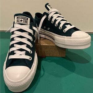 Converse  Chuck Taylor All Star Dark Lift Ox, Midnight Turquoise Women’s Size 8